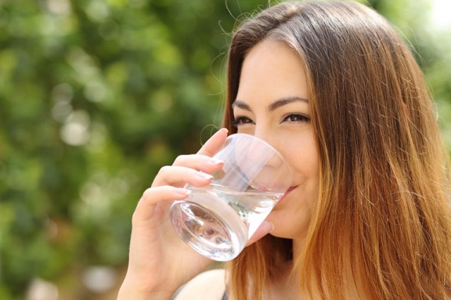 Bere acqua alla giapponese: cosa significa e benefici